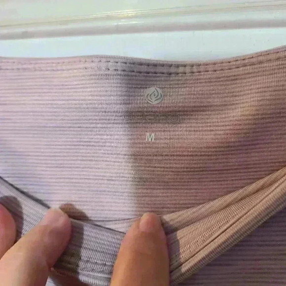 Apana 3/4 length Leggings Lavender NWT Size M - Picture 2 of 6